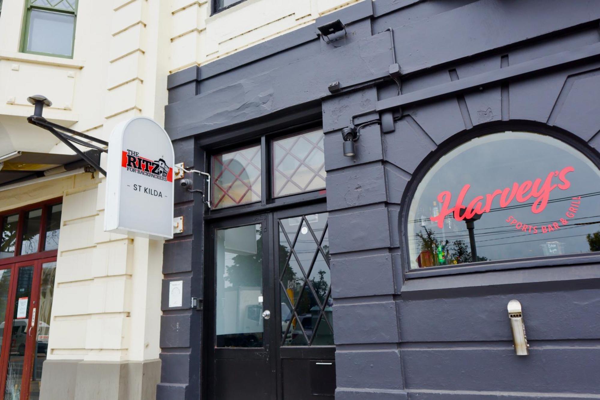 Ritz For Backpackers Hostel Мелбърн Екстериор снимка