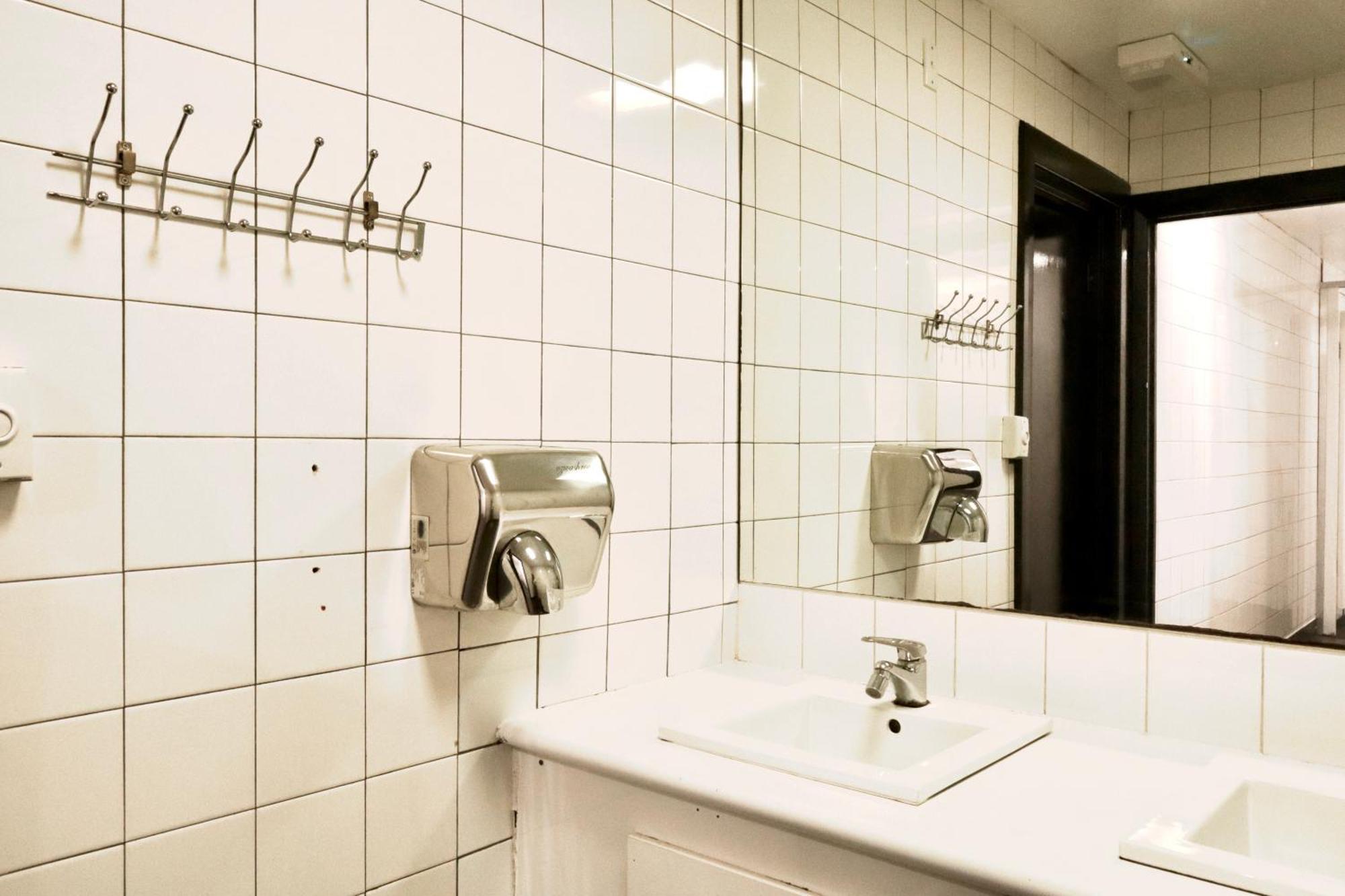 Ritz For Backpackers Hostel Мелбърн Екстериор снимка