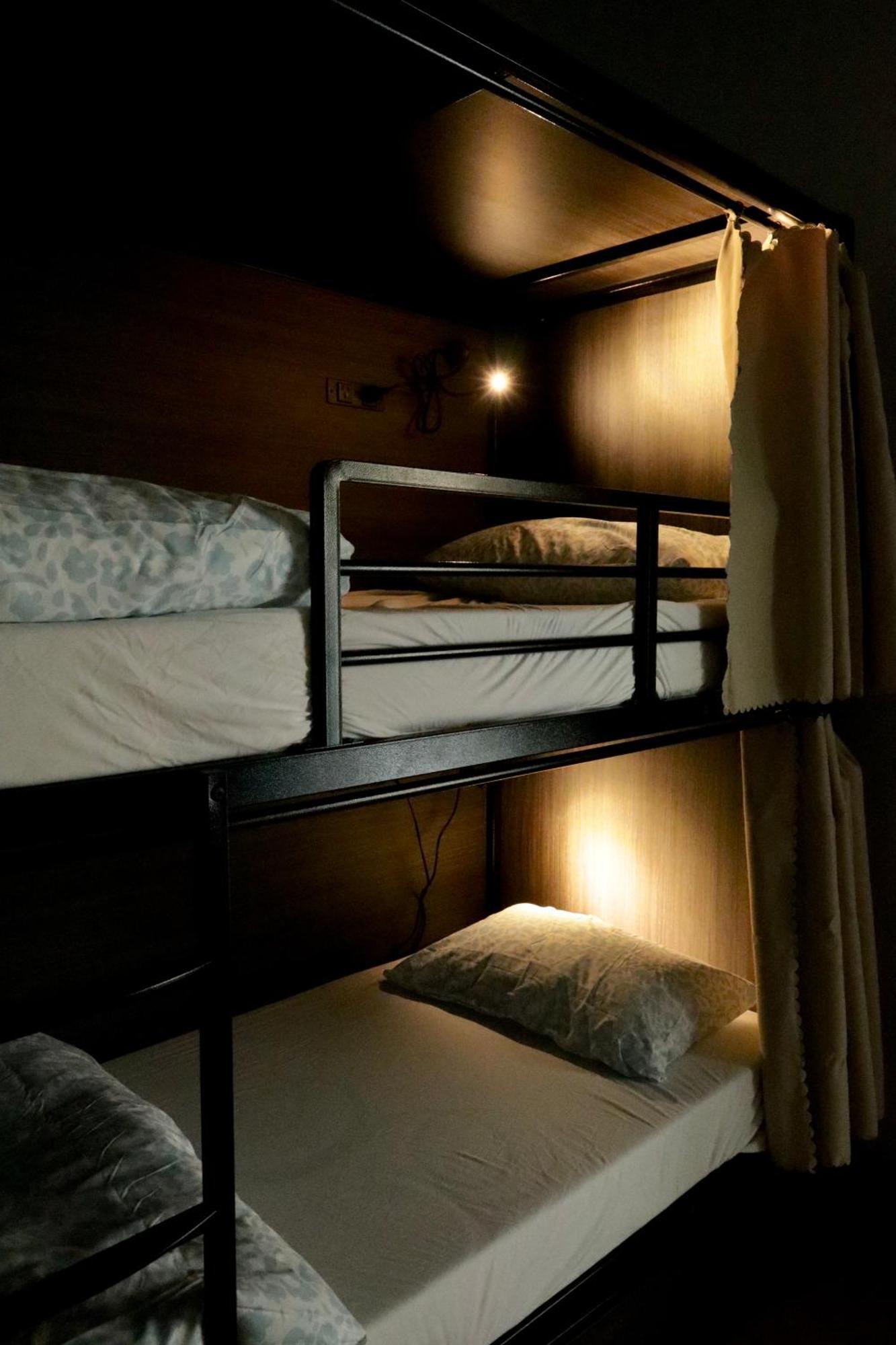 Ritz For Backpackers Hostel Мелбърн Екстериор снимка