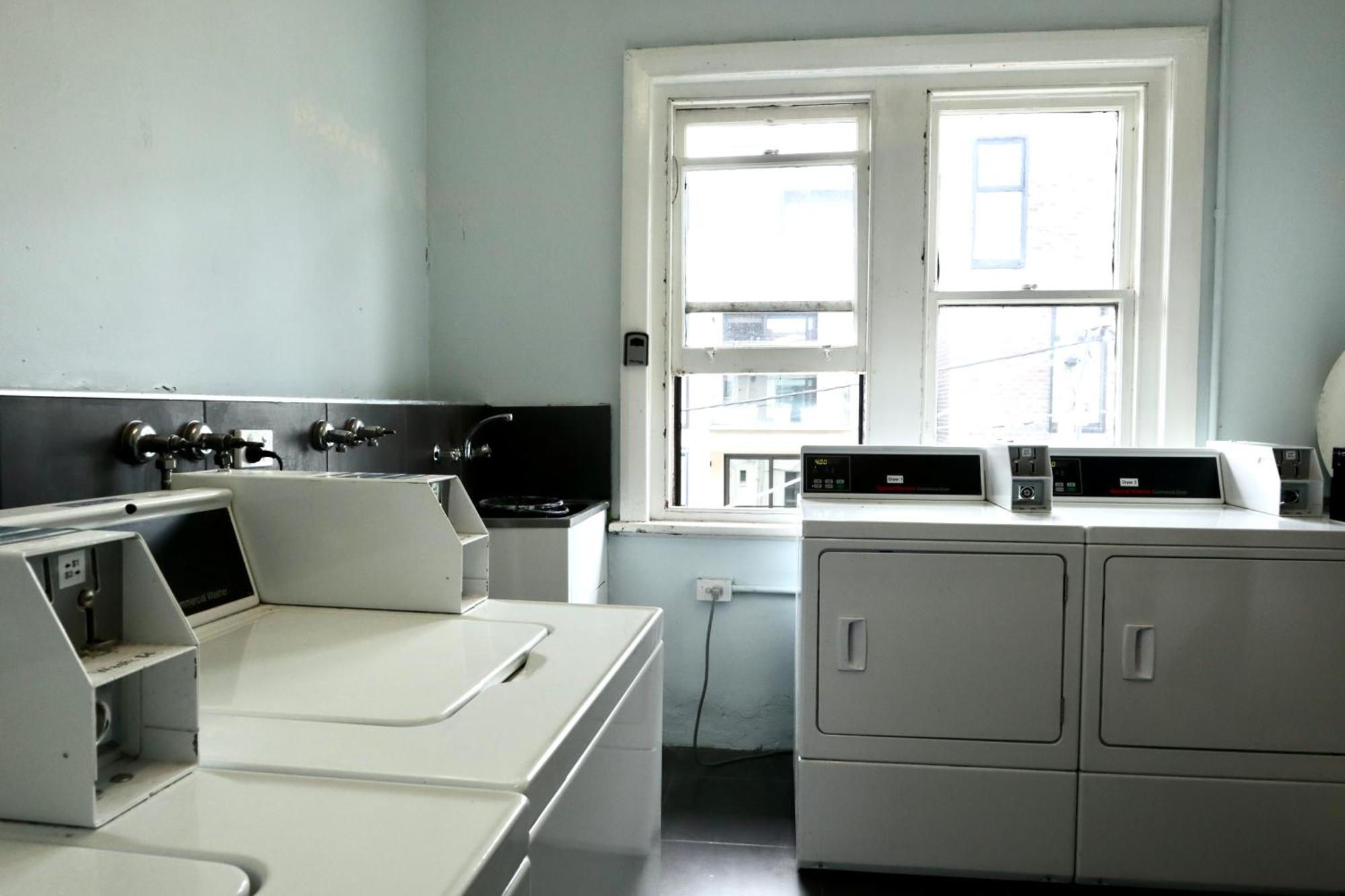 Ritz For Backpackers Hostel Мелбърн Екстериор снимка