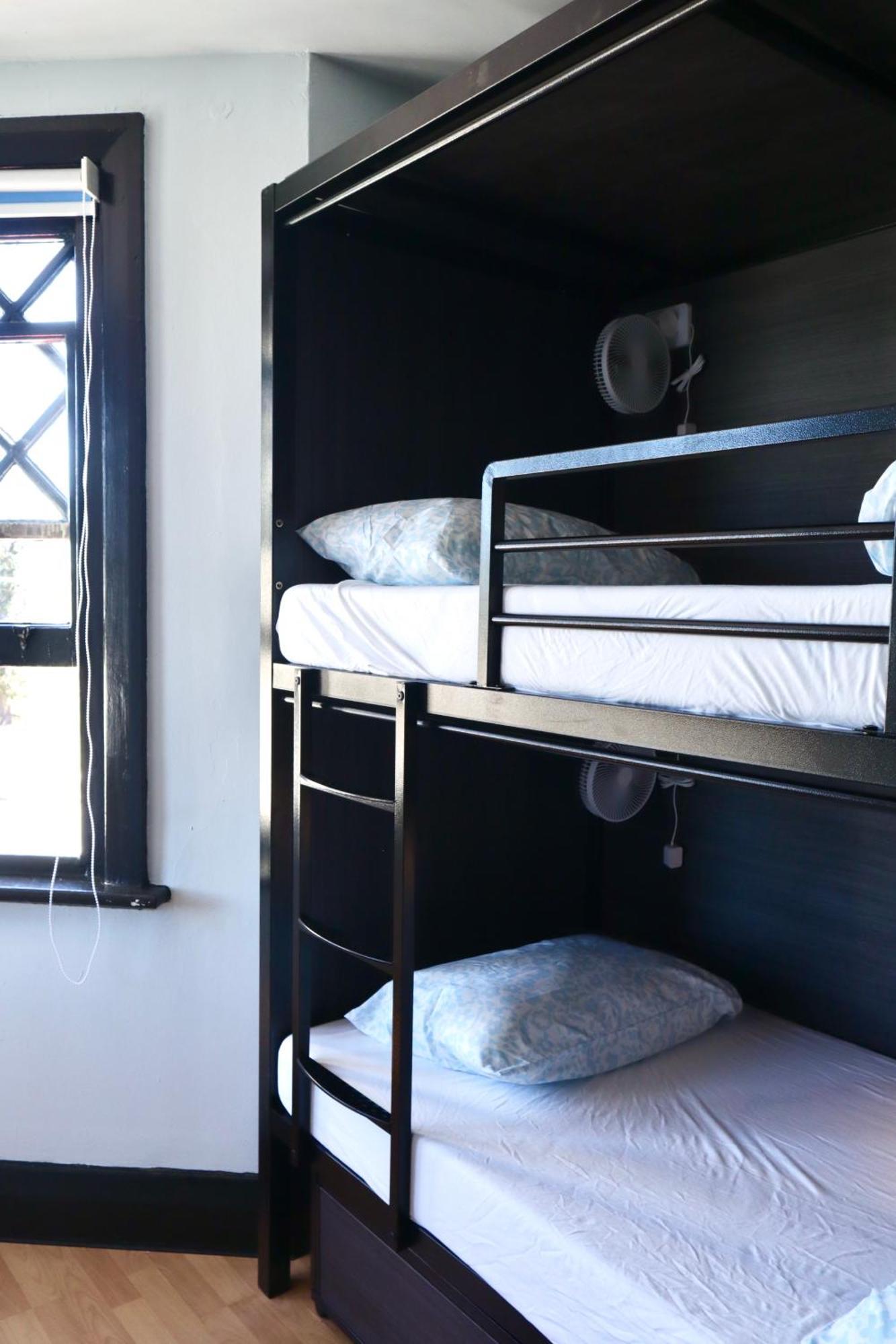 Ritz For Backpackers Hostel Мелбърн Екстериор снимка